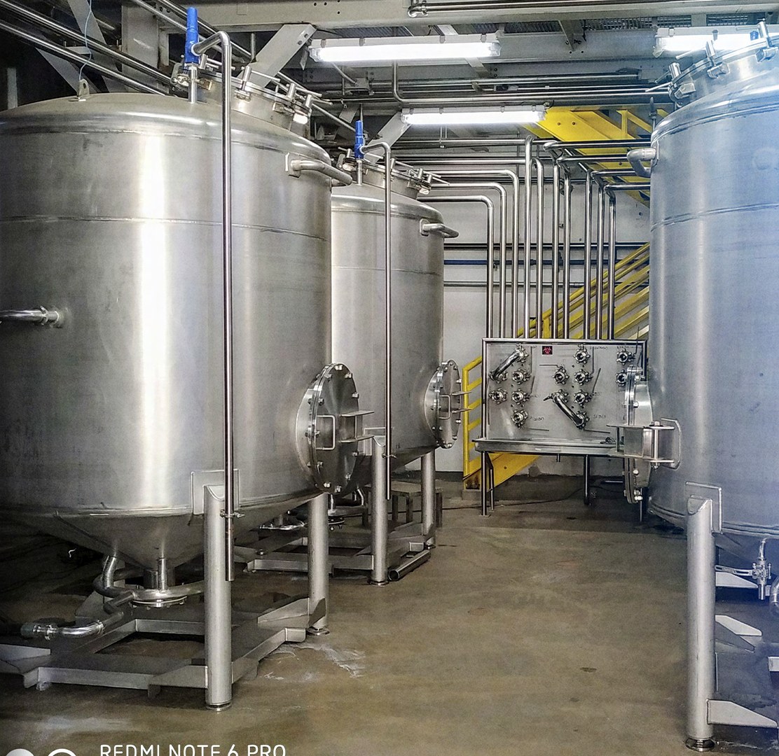 Colunas de processo em aço inox — equipamento de processo da Faccinox