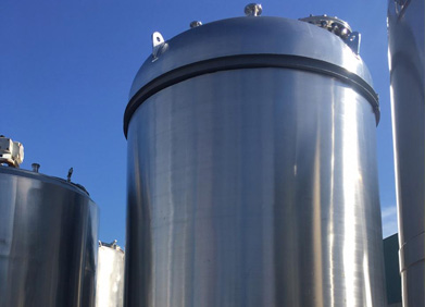 Tanques em aço inox fabricados pela Faccinox